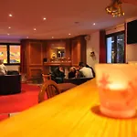 Hotel De La Valentin 2*