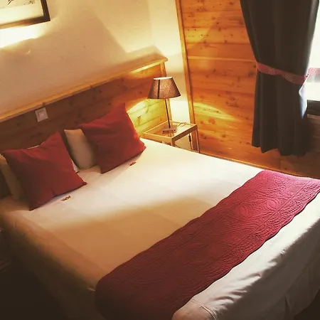 Hotel Hotel De La Valentin 2*